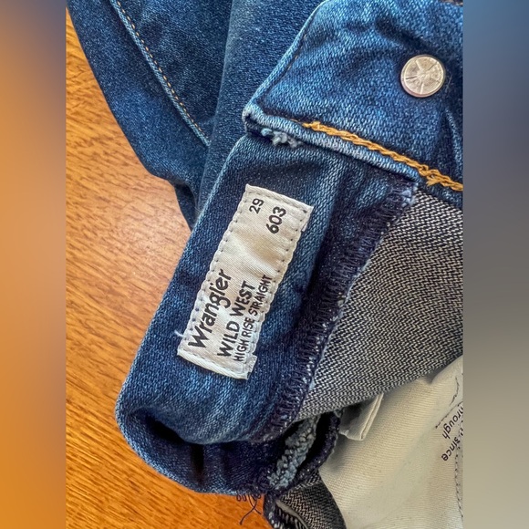 Wrangler Wild West 603 High Rise Straight Jean - Picture 3 of 7